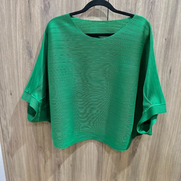 Kate Hewko Glam Sleeve Textured Top - Picture 4 of 10